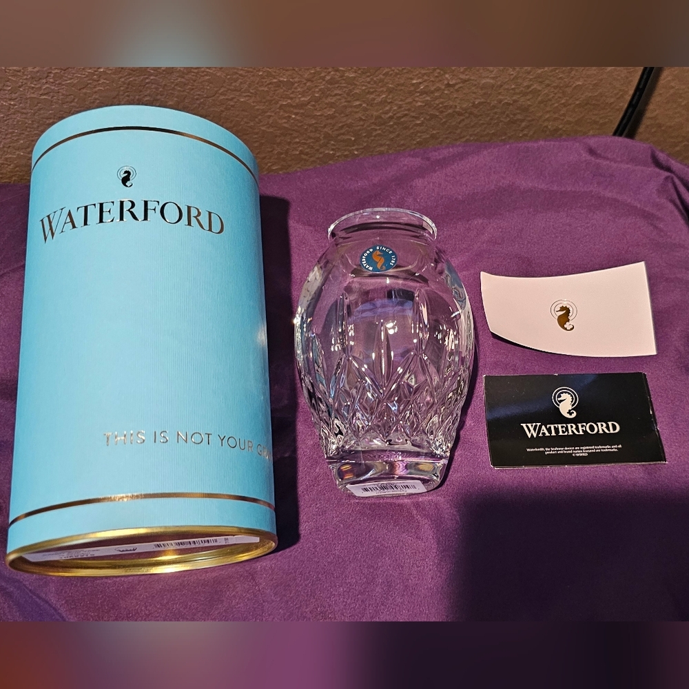 Waterford Linsmore Candy Bud Vase